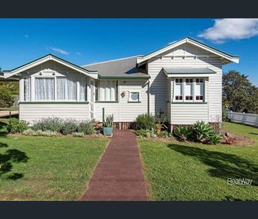 Renovated Character Home in Prime Mount Lofty Location - Photo 2