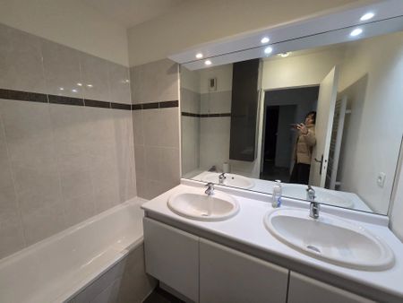 Location Appartement 3 pièces à Évry-Courcouronnes - Photo 5