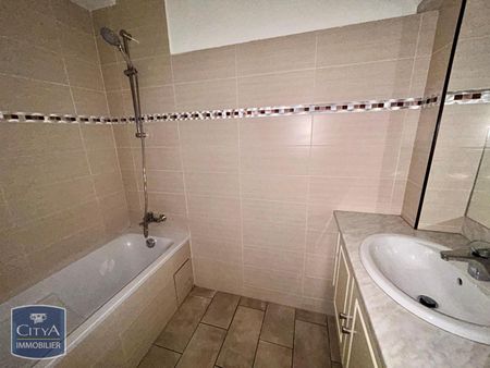 Location Appartement 4 pièces 71m² ST ETIENNE 42100 - Photo 5