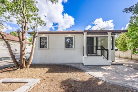 For Lease - 225 Essex- Entire House Avenue, Richmond Hill, Ontario - Photo 3