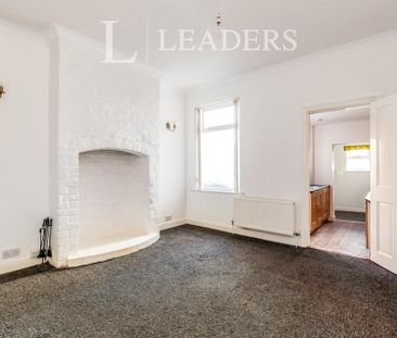 2 bedroom semi-detached house to rent - Photo 2