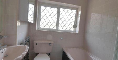 2 bedroom end of terrace house to rent - Photo 4