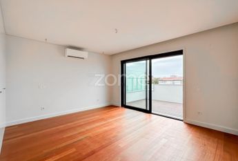 Apartamento T4 em Porto
