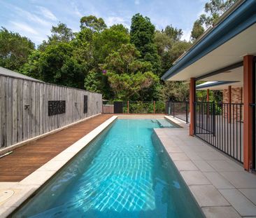 Spacious Family Home with Pool in Peaceful Old Orchard Estate - Photo 1