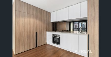 Stunning city-edge living with views - Photo 3