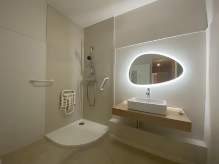 Location Appartement 2 pièces 70m² AVIGNON 84000 - Photo 5