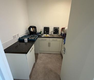 2 bedroom flat to rent - Photo 2