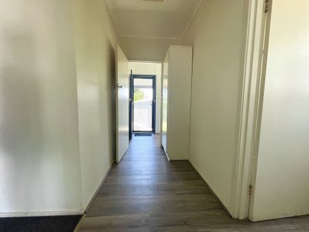 17 Furlonger Street Traralgon VIC - Photo 2