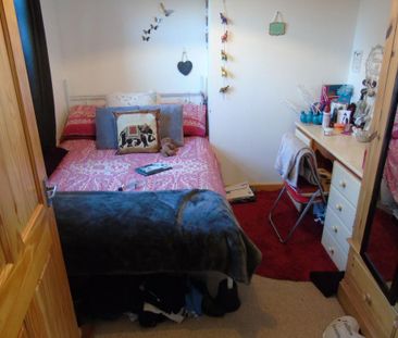 5 bedroom semi-detached house to rent - Photo 3