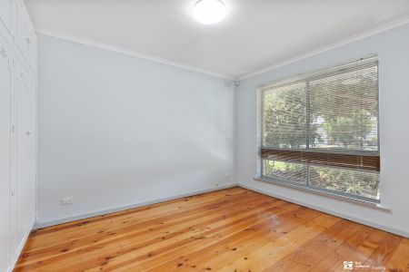Quiet Front Unit Close to Beach, Cafes & Westfield Marion - Photo 3