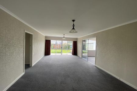 112 West Street, Hawthorndale - Photo 3