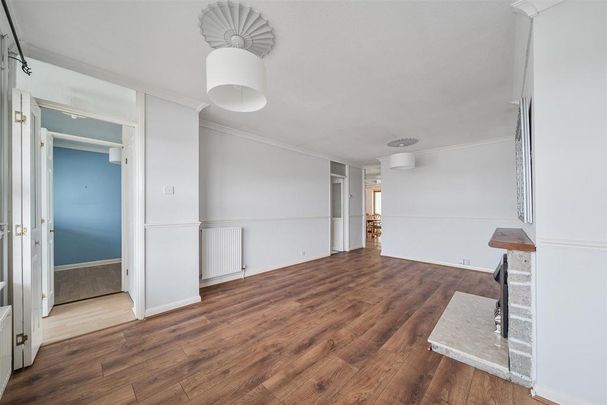 2 bedroom semi-detached bungalow to rent - Photo 1