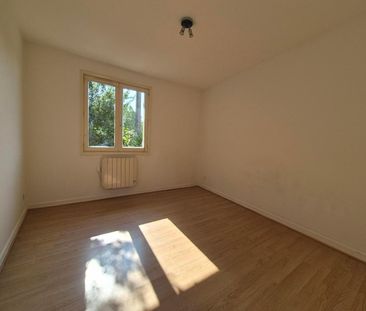 Location Appartement 4 pièces 85m² MACON 71000 - Photo 2