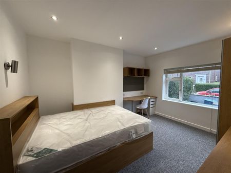 16 Well Street - Photo 3