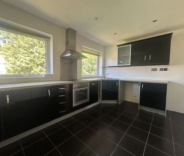 2 Bedroom - Photo 4