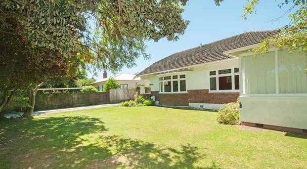 Family home at Ludlam Crescent - Photo 1