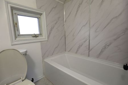 For Lease - 148 Victoria Avenue Unit# Upper level unit, Hamilton, Ontario - Photo 3