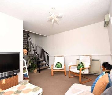 Bowmont Drive, Aylesbury, HP21 - Photo 2