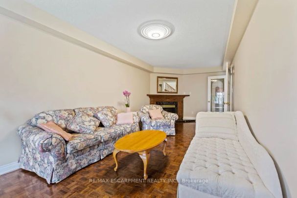 Detached Home For Lease | W9251835 - Photo 1