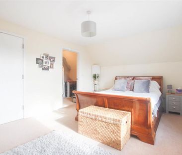 4 bedroom detached house to rent - Photo 6