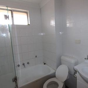 2 Bedroom Unit for Lease in Warwick Farm ! - Photo 2