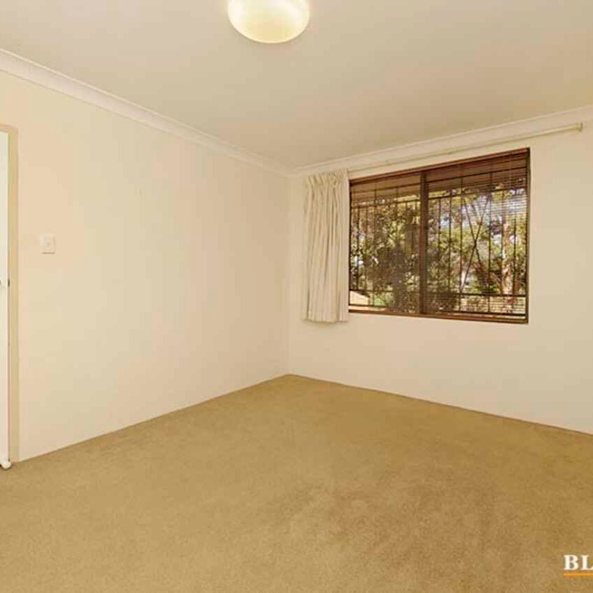 Charming Ground Floor One-Bedroom Apartment for Rent! - Photo 1