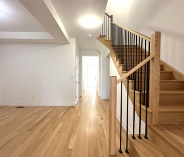 For Lease - 10 Richard Boyd Drive, East Gwillimbury, Ontario - Photo 2