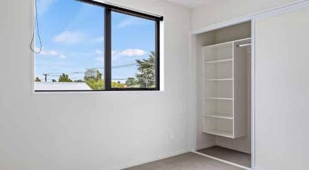 Two Bedroom Townhouse - Photo 4