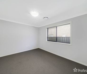 19 Taylor Street, Oran Park NSW 2570 - Photo 6