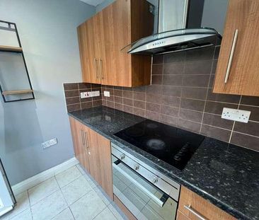 Annex, Northfield Road, TW5 - Photo 3