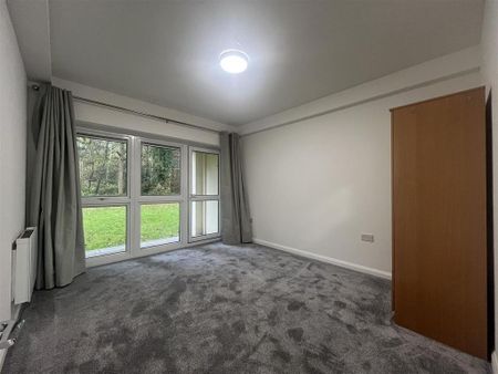 3 bedroom apartment to rent - Photo 4