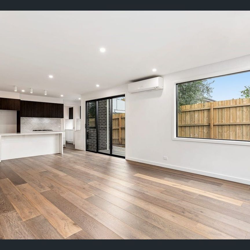 STUNNING 4 BEDROOM HOME - Photo 1