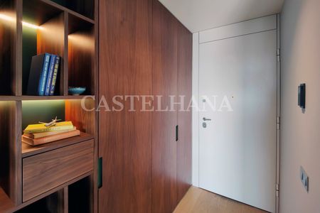 Apartamento T2, para arrendamento, com varanda e estacionamento nas Amoreiras, Lisboa - Photo 3