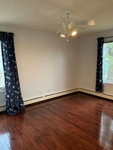 Executive Red Deer (4) Bedroom Family Home – Anders Park - Photo 5