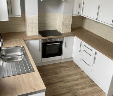 3 bedroom terraced house to rent - Photo 6