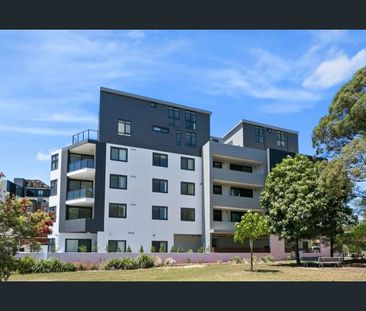 Modern, Convenient, and Ready to Move In- - Photo 2