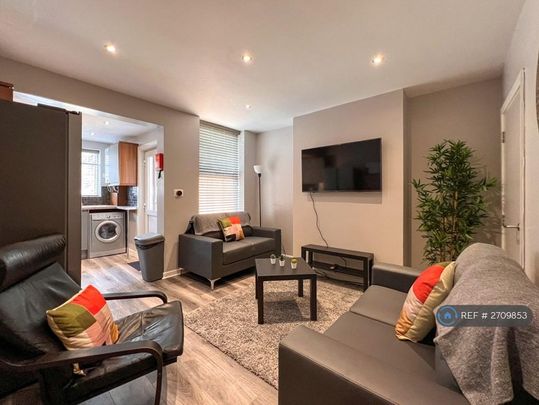 5 bedroom terraced house to rent - Photo 1