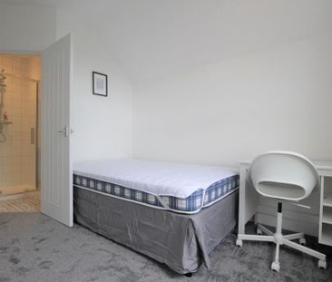 5 bedroom semi-detached house to rent - Photo 4