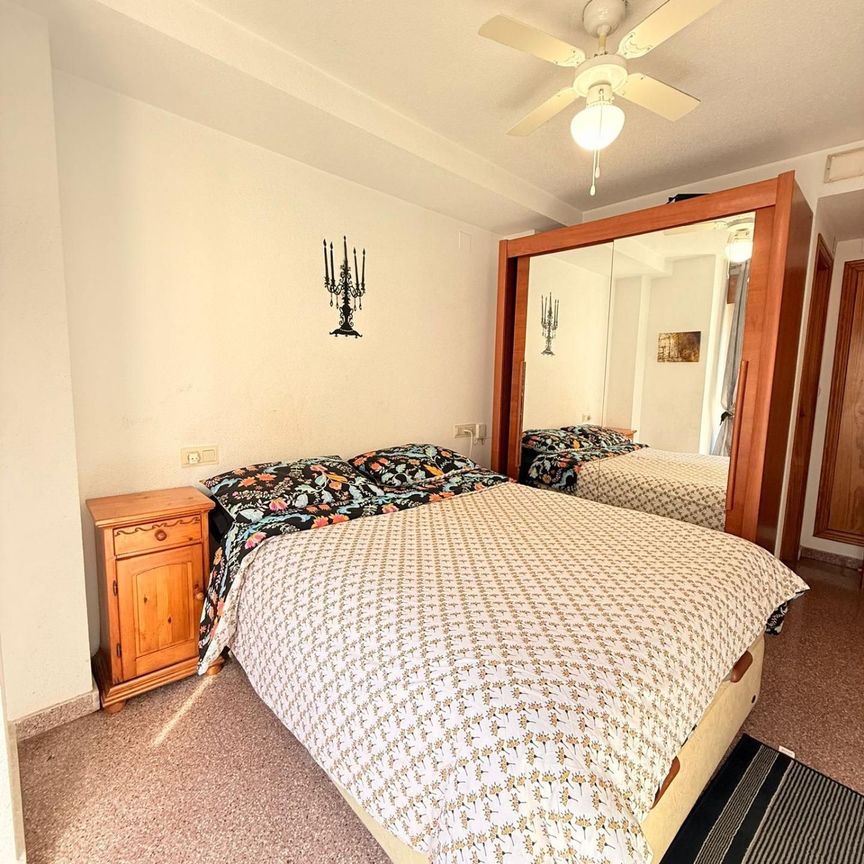 Piso de alquiler en Avenida de Benito Pérez Galdós, Mercado - Photo 1