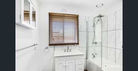 Modern Single Level Living - Photo 3