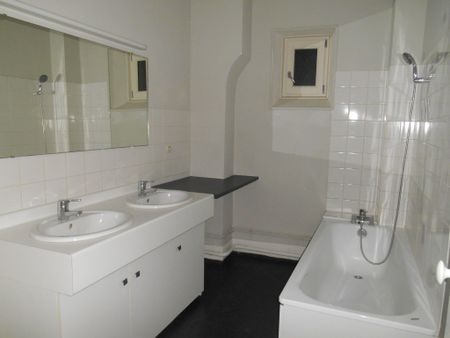 Location Appartement 5 pièces 125m² TOUL 54200 - Photo 3