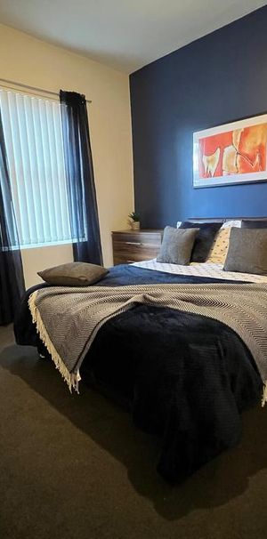 1 bedroom in a house share to rent - Photo 1