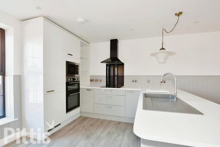 2 bedroom end of terrace house to rent - Photo 2