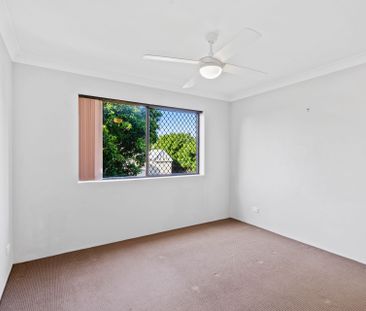 Large Modern Unit with City Views! - Photo 5