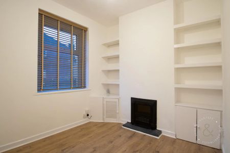 2 Bedroom House - Terraced - Photo 3