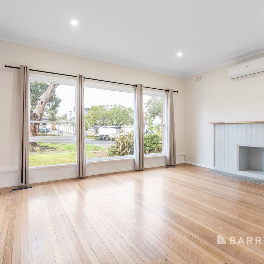 Classic charm meets comfortable living in a sought-after Belmont setting - Photo 1