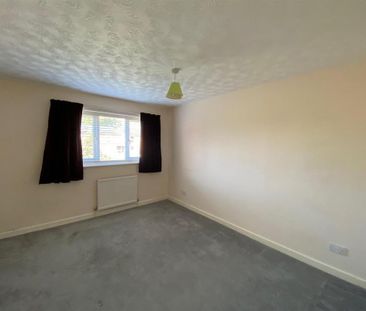 2 bedroom semi-detached house to rent - Photo 2