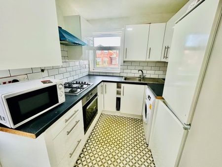 Neville Grove, Warwick, CV34 - Photo 5