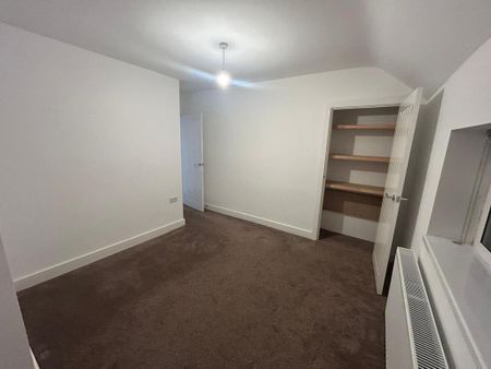 3 bedroom end of terrace house to rent - Photo 4