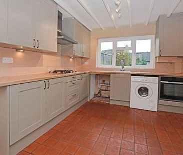 2 bedroom semi-detached house to rent - Photo 3